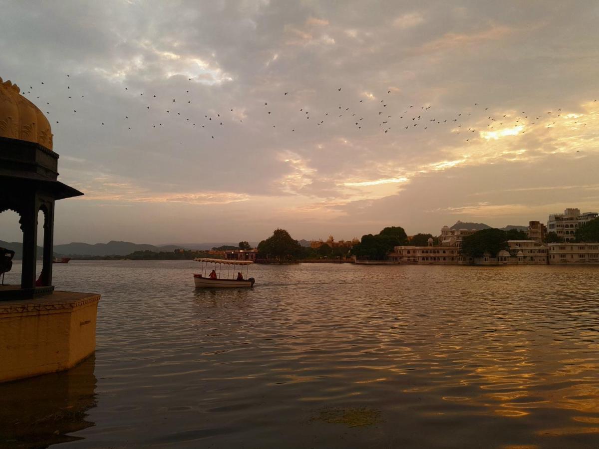 Paddy'S Loft The Lake View Hostel Udaipur Exterior foto