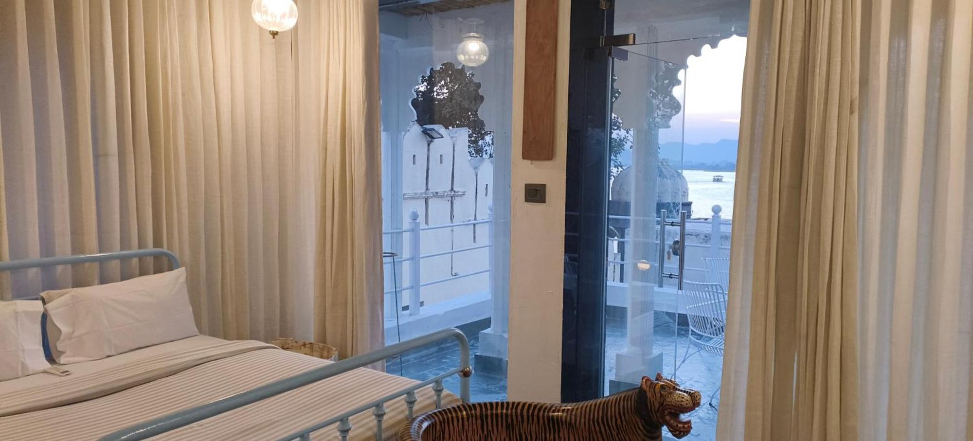 Paddy'S Loft The Lake View Hostel Udaipur Exterior foto